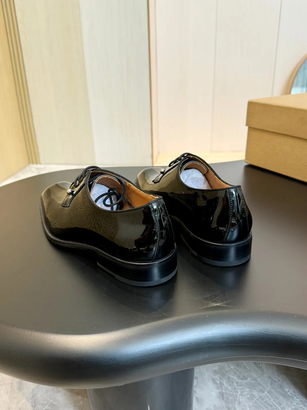 [CL red sole shoes] Top P: 1020💰 Size 39-44 (⚠️38.45.46.47 custom-made, non-returnable and non-exchangeable) 🆑High-end men's business formal leather shoes, original authentic top quality goods ••✅💯 Top original order purchasing agent! Original imported patterned cowhide ➕Imported cowhide lining ➕Cowhide feet ➕Original leather outsole~🉑️Feel free to compare the authentic ones!